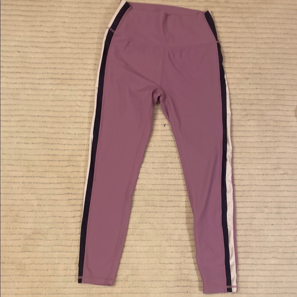 WILO The Label,Purple Leggings with dark purple and White Stripes.
